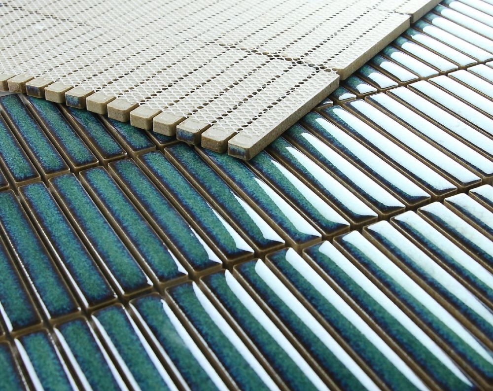 Hulu Turquoise Band 11 x 11.5 Mosaic - Image 3